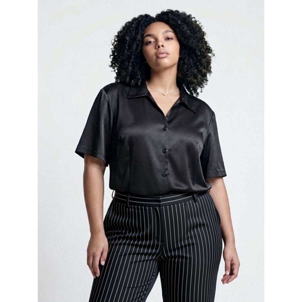 Maggie Barnes 24W Black Short Sleeve Womens button up shirt